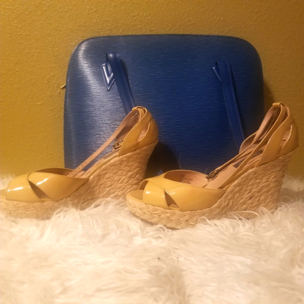 Open toe wedge heel (purse not included)
